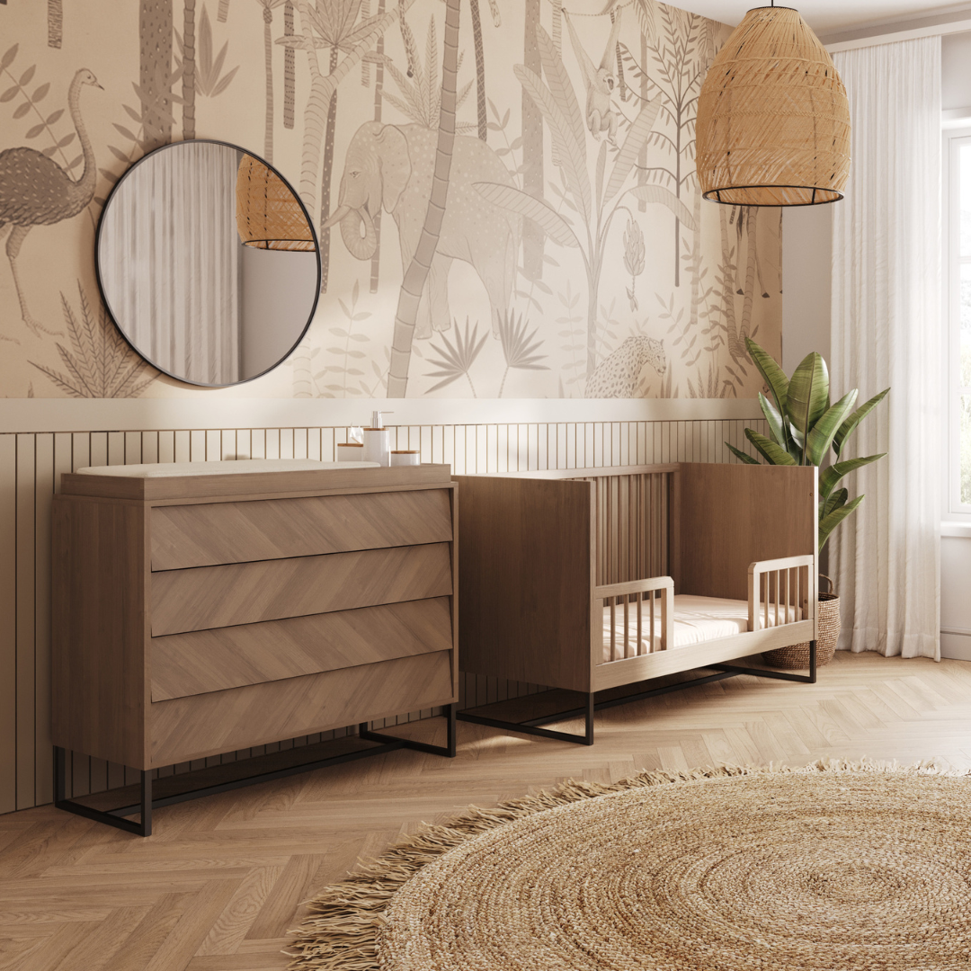 Noah Nursery Set in Walnut