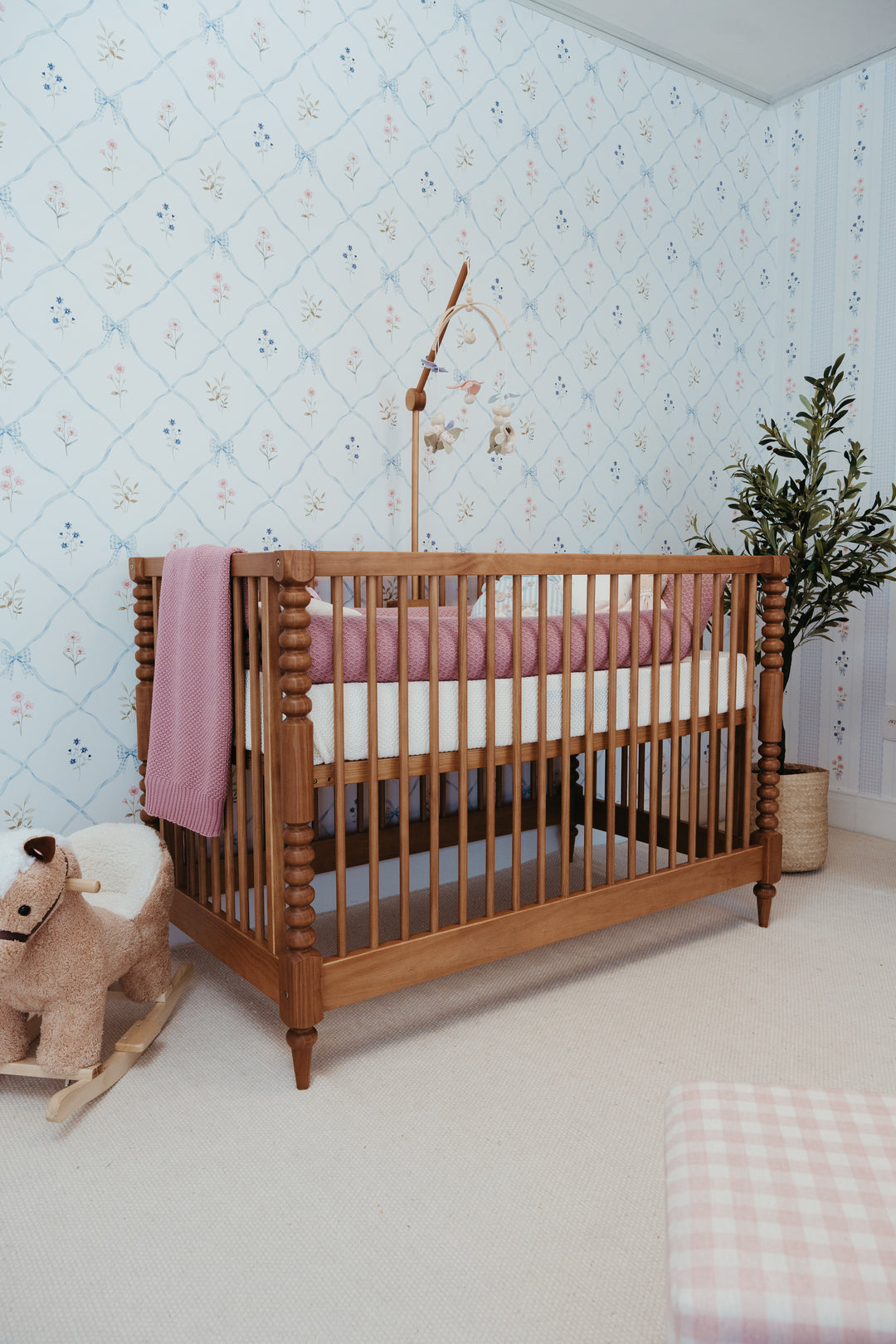 Selene Convertible Crib in Hazelnut
