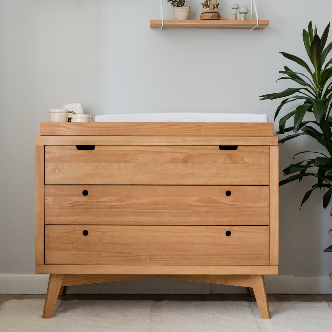 Retro Crib, Dresser and Changing Tray Nursery Set in Hazelnut