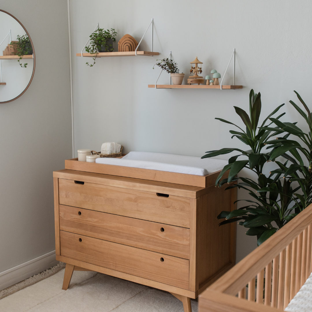 Retro Crib, Dresser and Changing Tray Nursery Set in Hazelnut